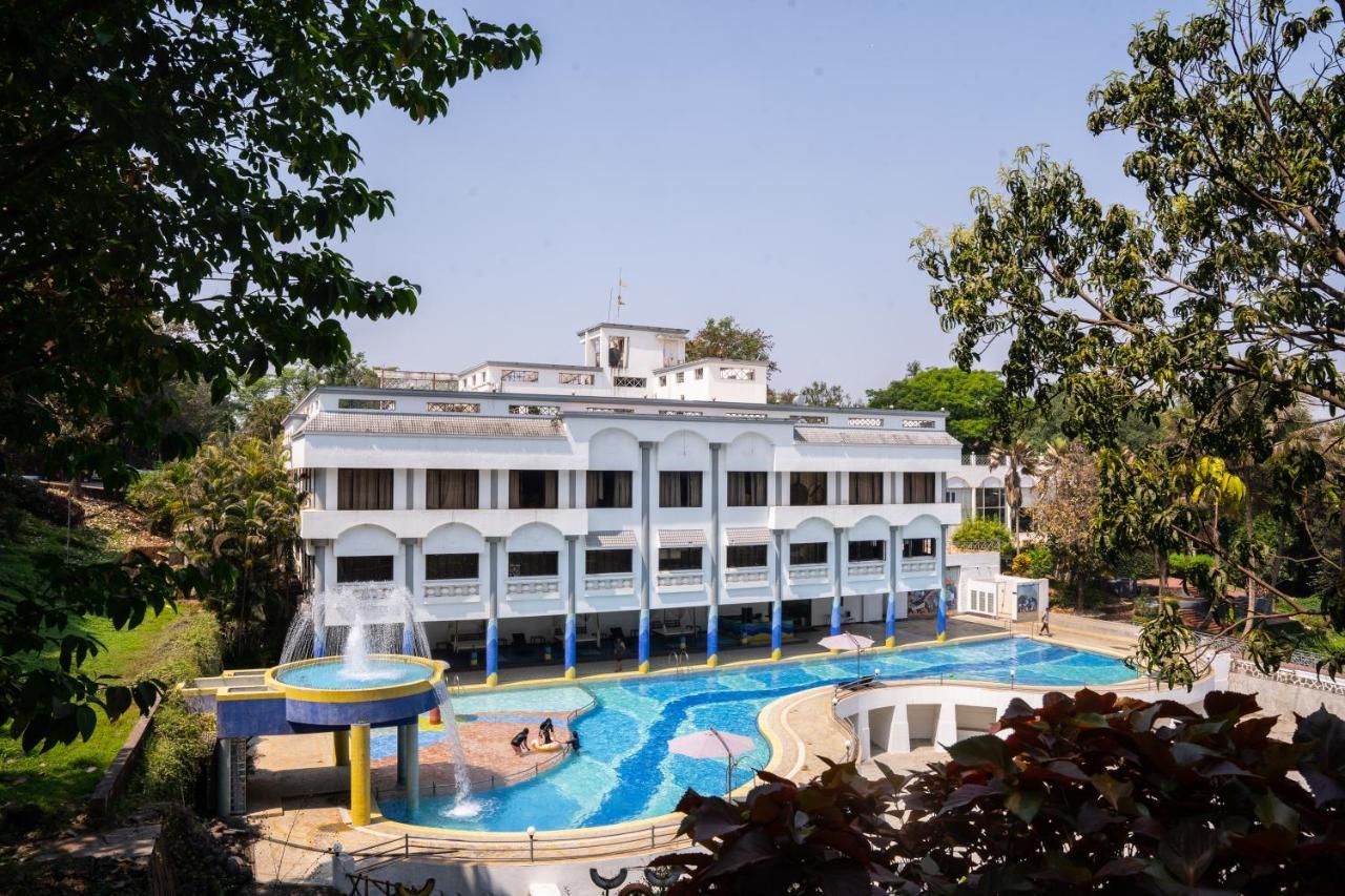 U Rivergate Karjat Exterior foto
